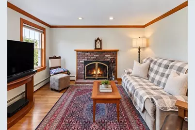 151 Lynn Fells Parkway, Saugus, MA 01906 - Photo 9
