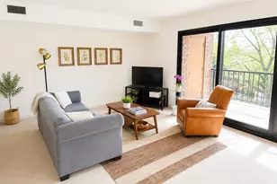49 Marion St, Brookline, MA 02446 - Photo 3