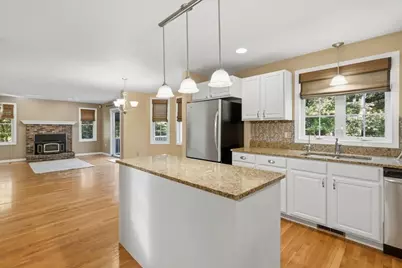 319 Oak St, Swansea, MA 02777 - Photo 11