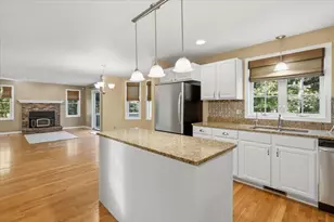 319 Oak St, Swansea, MA 02777 - Photo 11