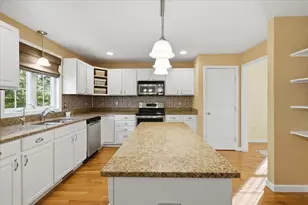 319 Oak St, Swansea, MA 02777 - Photo 9