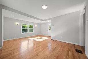 26 Neptune St Ct, Lynn, MA 01905 - Photo 5