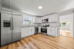 26 Neptune St Ct, Lynn, MA 01905 - Photo 1