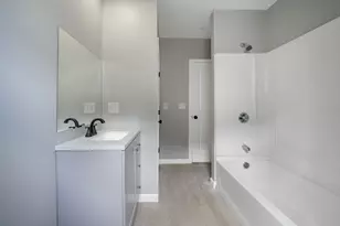 35 Hood St, Fall River, MA 02720 - Photo 9