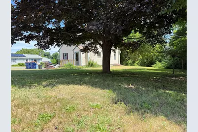 3 Pine Ave, Fairhaven, MA 02719 - Photo 5