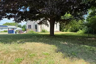 3 Pine Ave, Fairhaven, MA 02719 - Photo 5