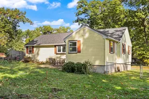 2300 Central St, Stoughton, MA 02072 - Photo 7