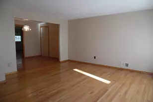 21 Burnside Dr, Swansea, MA 02777 - Photo 5