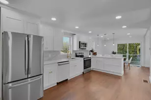 4 Katina Ln, Peabody, MA 02760 - Photo 3
