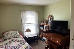 27 Maple Ave, Chester, MA 01011 - Photo 9