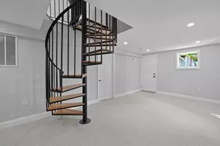 9 Walden Pond Ave, Saugus, MA 01906 - Photo 31