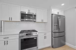 9 Walden Pond Ave, Saugus, MA 01906 - Photo 7