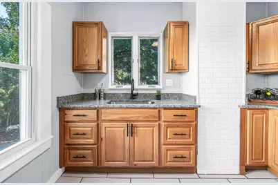 65 Avondale Ave, West Springfield, MA 01089 - Photo 15