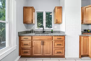 65 Avondale Ave, West Springfield, MA 01089 - Photo 15