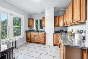 65 Avondale Ave, West Springfield, MA 01089 - Photo 13
