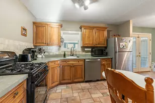 297 Bakerville Rd, Dartmouth, MA 02748 - Photo 5