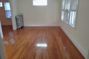 32 School St, Arlington, MA 02476 - Photo 3