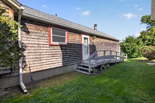 63 Hemlock St, Fall River, MA 02720 - Photo 3