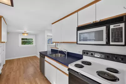 63 Hemlock St, Fall River, MA 02720 - Photo 17