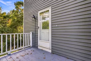 565 Hartford Ave E, Uxbridge, MA 01569 - Photo 5