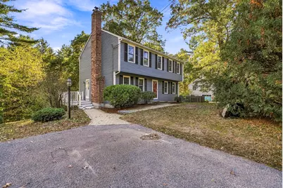565 Hartford Ave E, Uxbridge, MA 01569 - Photo 3