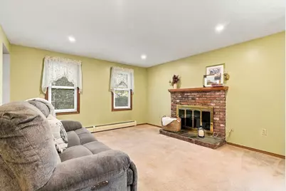 565 Hartford Ave E, Uxbridge, MA 01569 - Photo 11