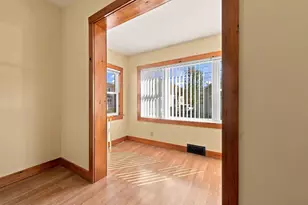 40 Bunker Hill Ave, Lowell, MA 01850 - Photo 5
