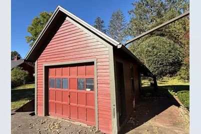 31 Central St, West Brookfield, MA 01585 - Photo 17