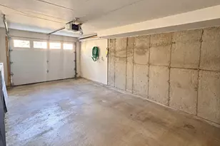 8 Castlegate Dr, Springfield, MA 01129 - Photo 19