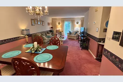 8 Castlegate Dr #8, Springfield, MA 01129 - Photo 5