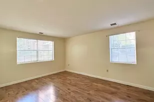 5 Louisburg Square, Nashua, NH 03060 - Photo 3