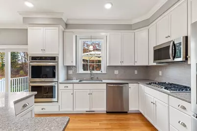 705 County St, Seekonk, MA 02771 - Photo 7