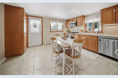 10 Summit Ter, Peabody, MA 01960 - Photo 15