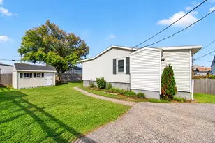 46 Brissette Ave, Salisbury, MA 01952 - Photo 3