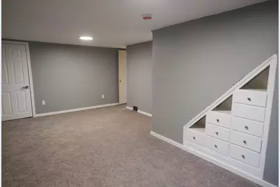 227 Deerfield St, Greenfield, MA 01301 - Photo 25