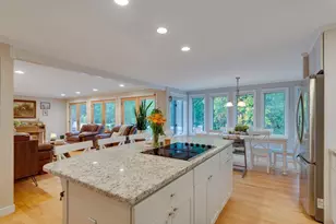30 Surrey Rd, Winchester, MA 01890 - Photo 9