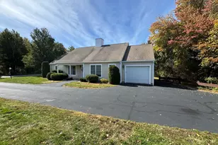 31 Dunbar Dr, Easton, MA 02356 - Photo 3