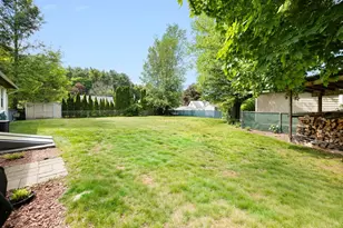 62 Clayton Rd, Holyoke, MA 01040 - Photo 11