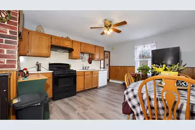 37 Benefit St, Taunton, MA 02780 - Photo 9