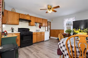 37 Benefit St, Taunton, MA 02780 - Photo 9