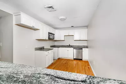 1029 Pleasant St #9, Worcester, MA 01602 - Photo 5