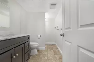 1029 Pleasant St, Worcester, MA 01602 - Photo 17