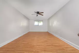 1029 Pleasant St, Worcester, MA 01602 - Photo 5
