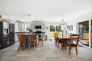 362 Hadley St, South Hadley, MA 01075 - Photo 11