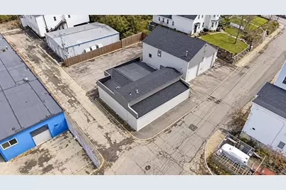 26 Howard St, Lowell, MA 01851 - Photo 5