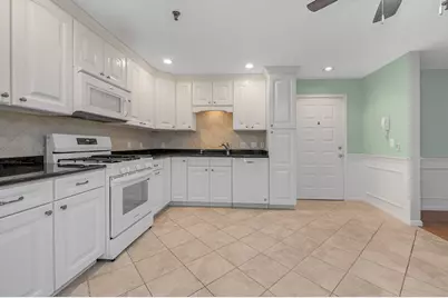 21 Dallas Dr #202, Dracut, MA 01826 - Photo 5