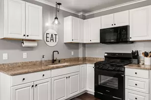 64 Mooreland Ave, Leominster, MA 01453 - Photo 5