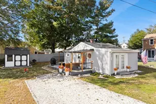 37 Sidney Ave, Swansea, MA 02777 - Photo 1
