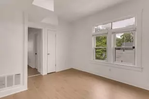 82 Malden St, Springfield, MA 01108 - Photo 9