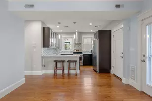 22 Santuit St, Boston, MA 02124 - Photo 7